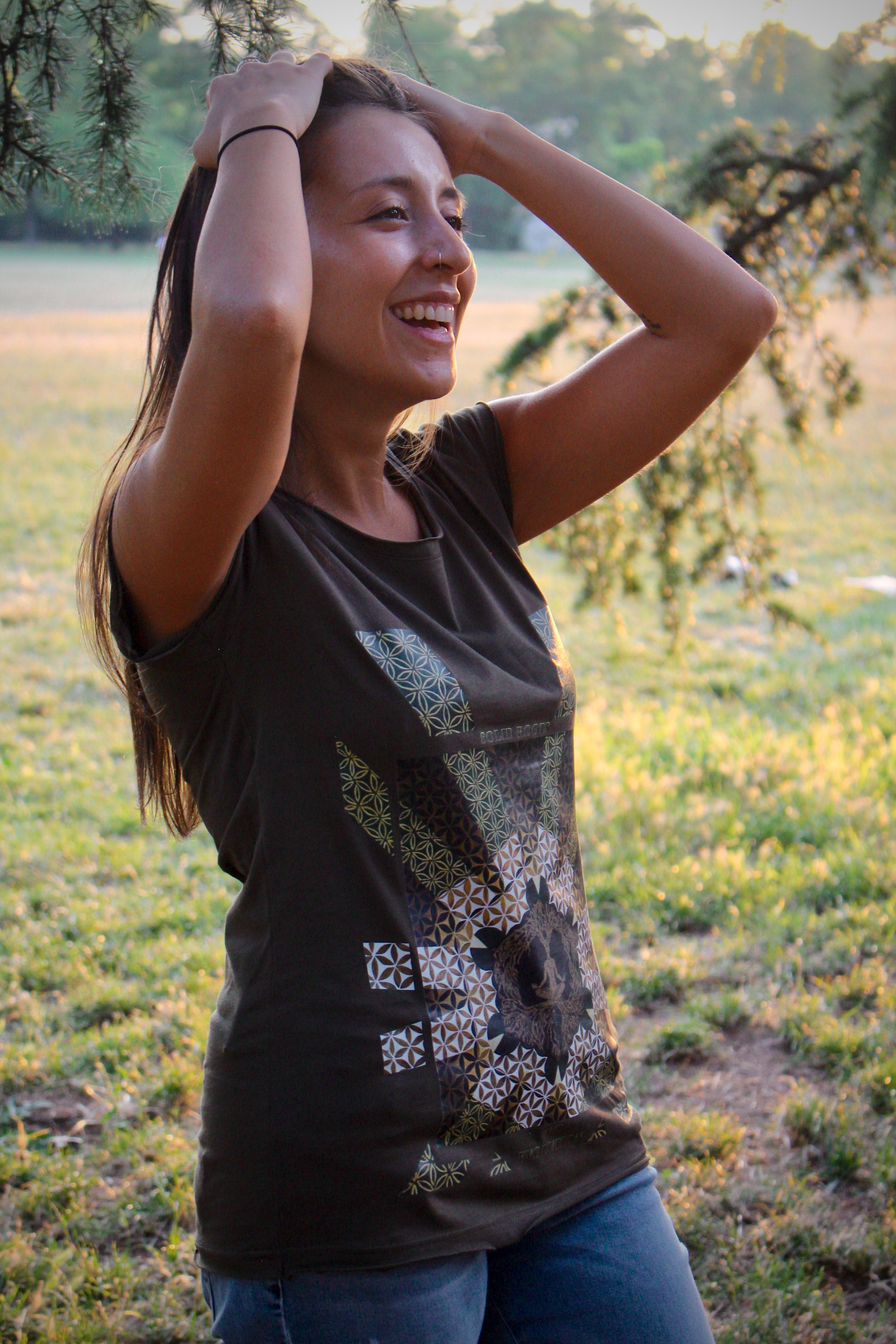 T-Shirt  "Solid Roots and Evolution"