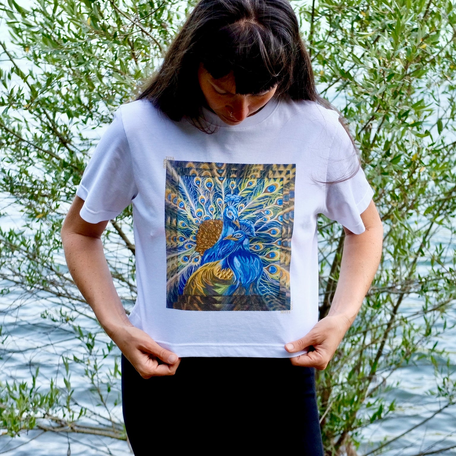 T-Shirt corta  "Identità Mutevoli"