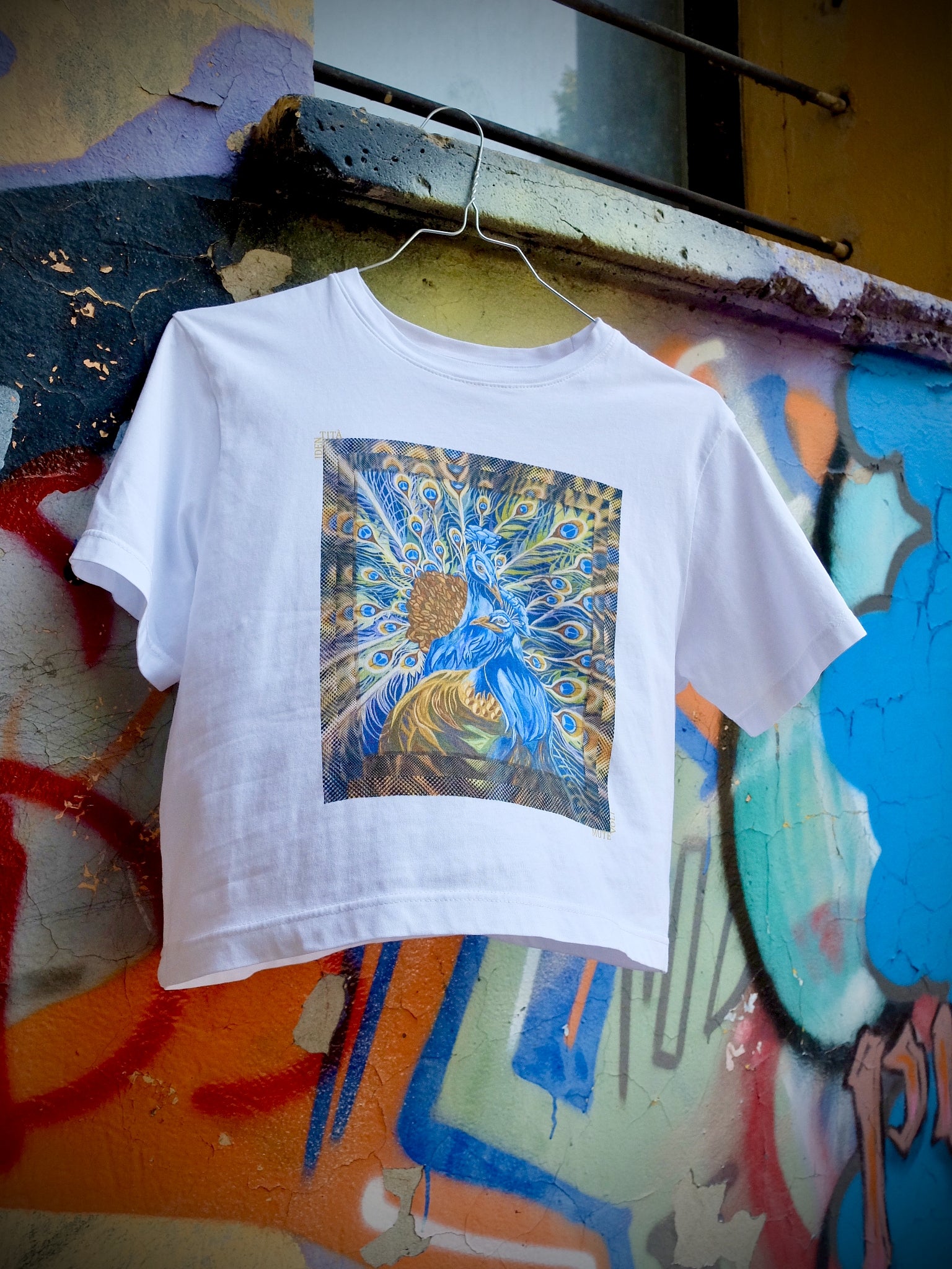 T-Shirt corta  "Identità Mutevoli"